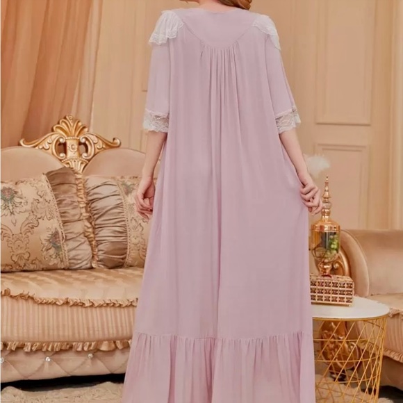 Beautiful Pink Lace Nightgown - Picture 4 of 13